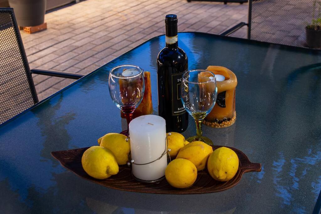Lemon Garden Stylish Private Apartment Kalamata Esterno foto