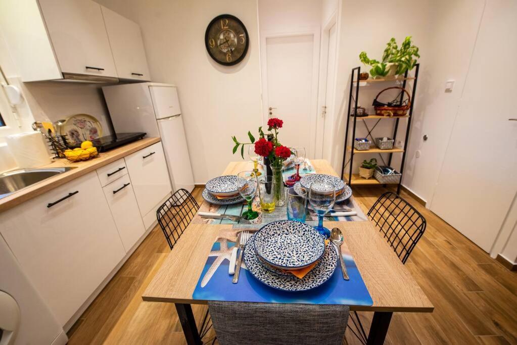Lemon Garden Stylish Private Apartment Kalamata Esterno foto