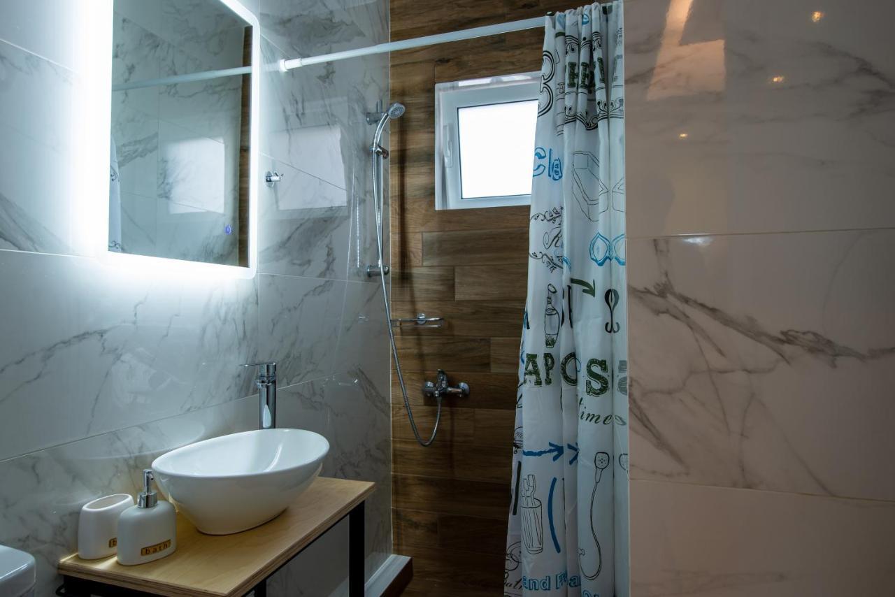 Lemon Garden Stylish Private Apartment Kalamata Esterno foto