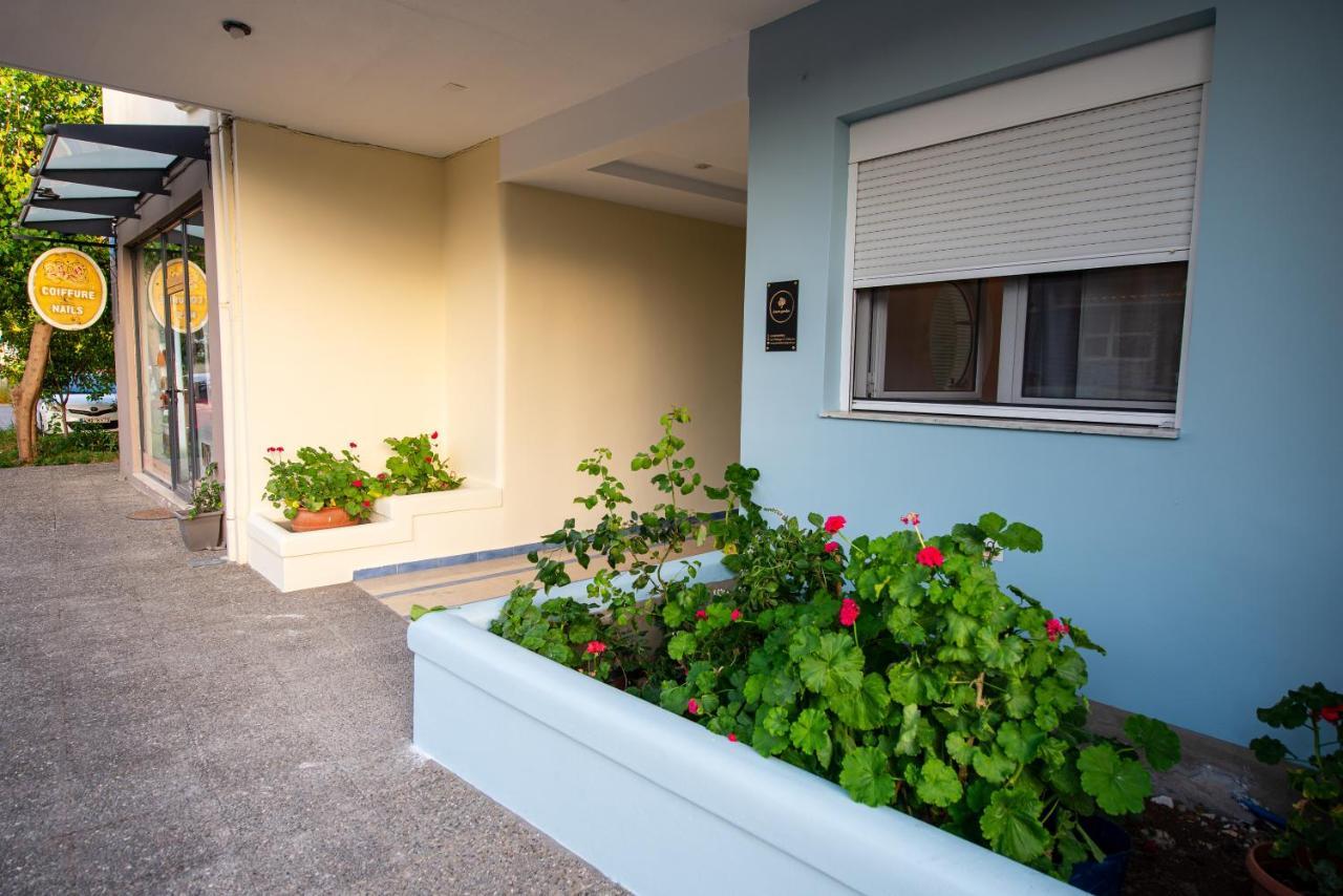 Lemon Garden Stylish Private Apartment Kalamata Esterno foto