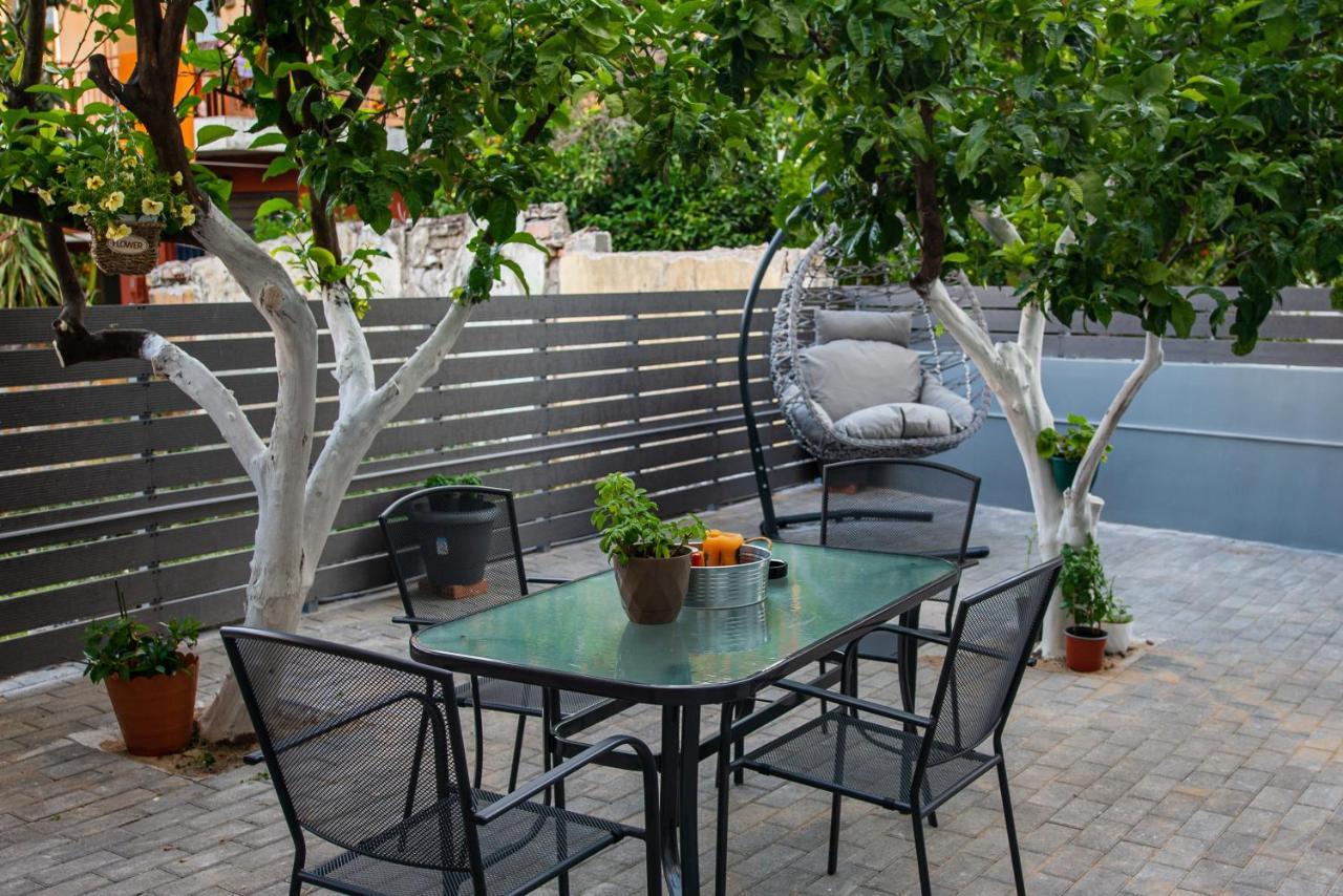 Lemon Garden Stylish Private Apartment Kalamata Esterno foto