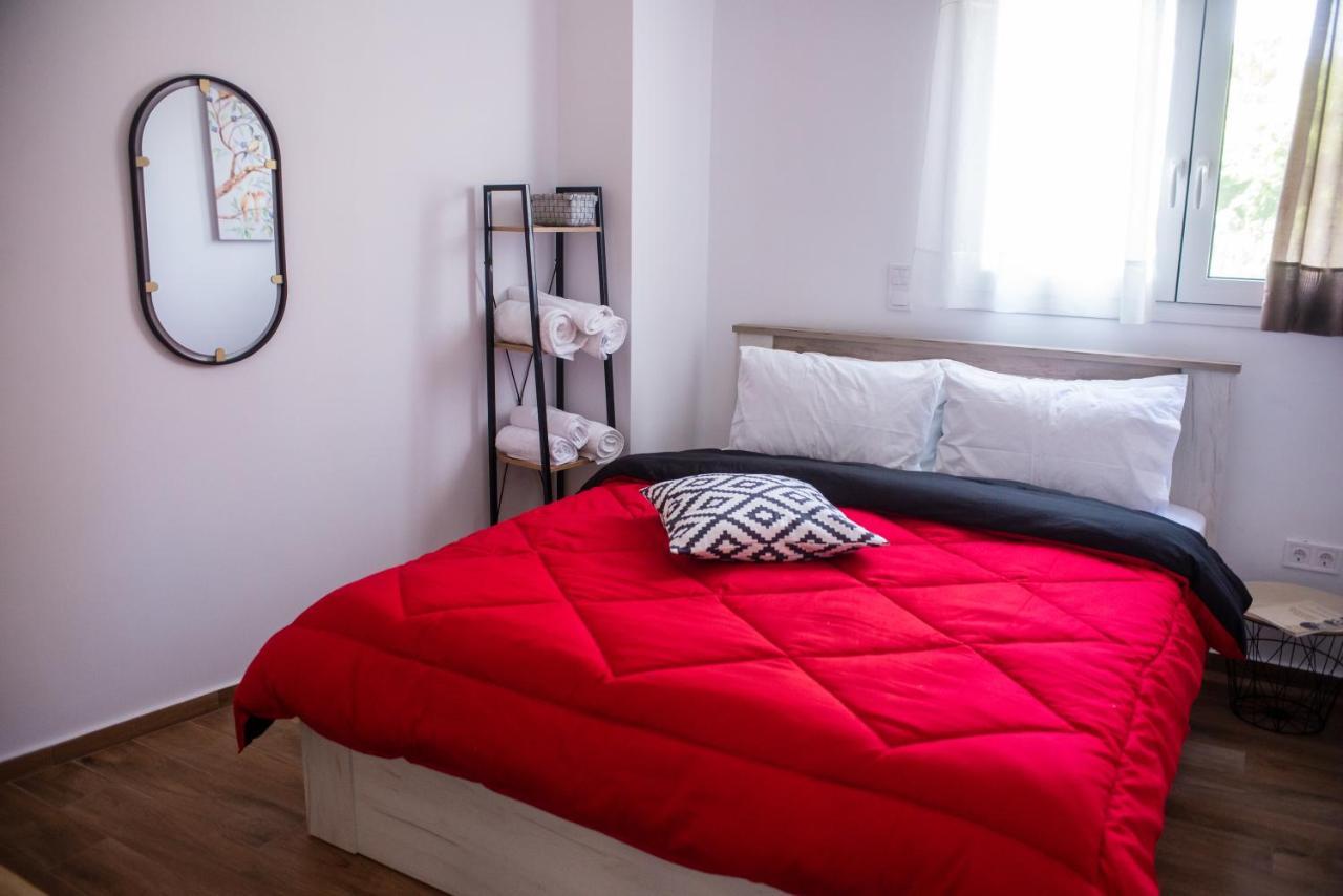 Lemon Garden Stylish Private Apartment Kalamata Esterno foto